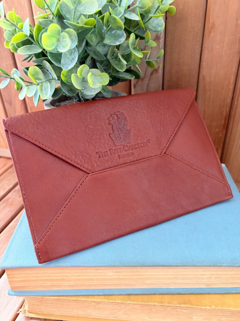 Ritz-Carlton Kapalua Leather Envelope Clutch | Vintage Hotel Collection Wallet